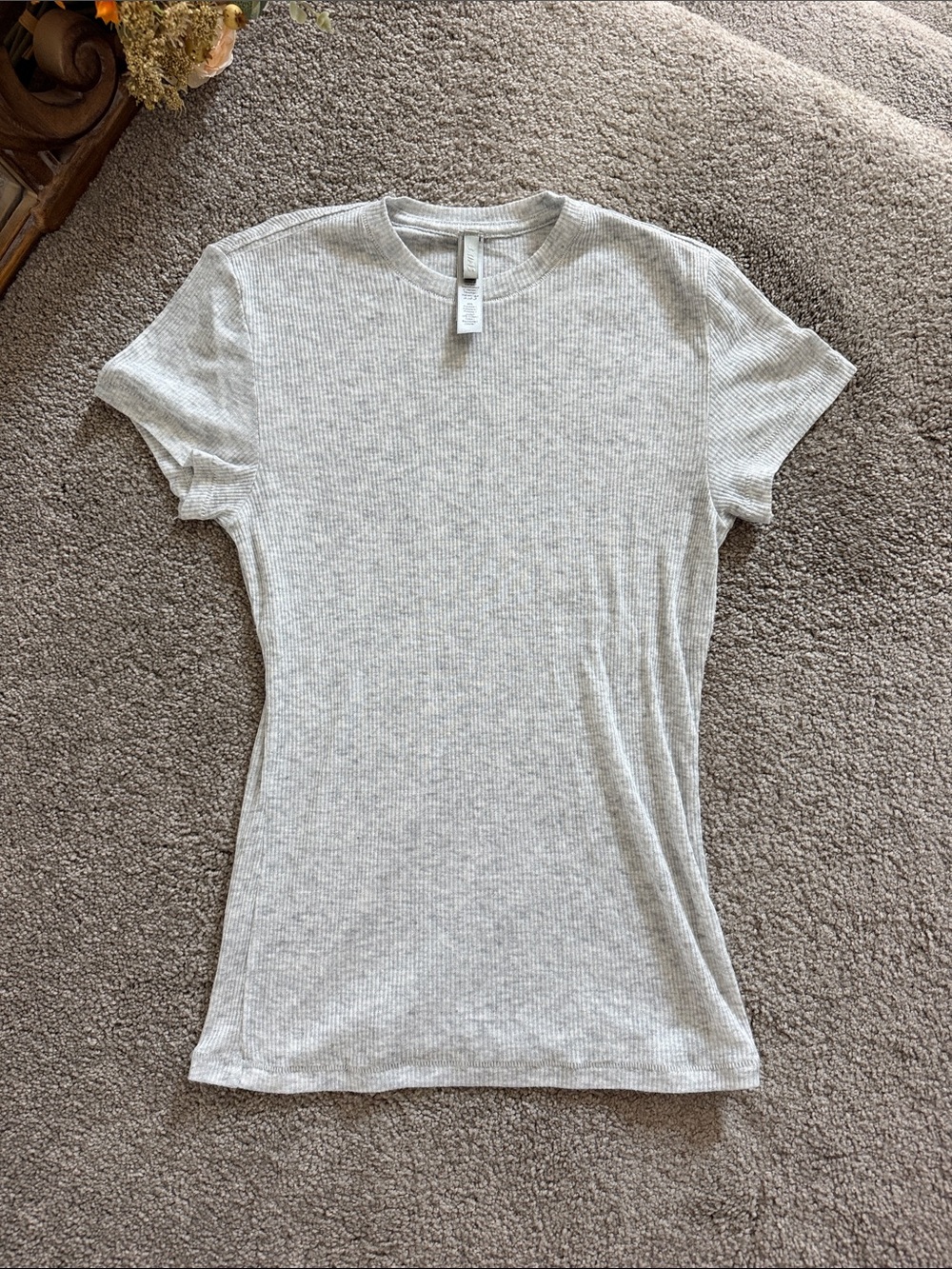 SKIMS Sheer Rib Tee - Picture 2 of 5
